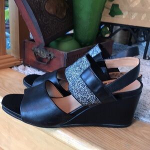 Driver Club USA Womens Black Wedge Shoes with Metallic Stretch Band Size 10